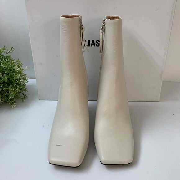 Alias Mae Yolanda Bootie Sz 37EU/6US in Bone Ivory Leather Square Toe - Picture 2 of 12